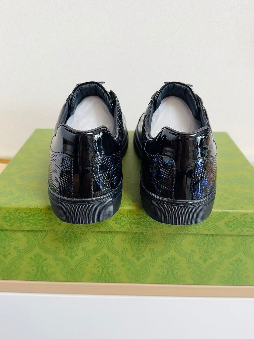 Gucci Men's Black and Dark Blue Patterned Sneakers